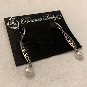 Carly Silver and pearl earring